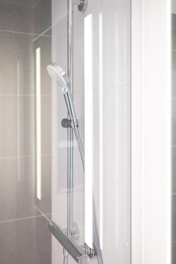 Doppelzimmer mit Dusche und Bergblick ohne Balkon
